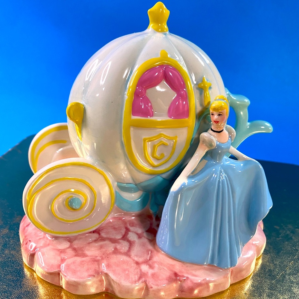 Walt Disney Cinderella & Pumpkin Carriage Vintage Porcelain HandPainted Figurine